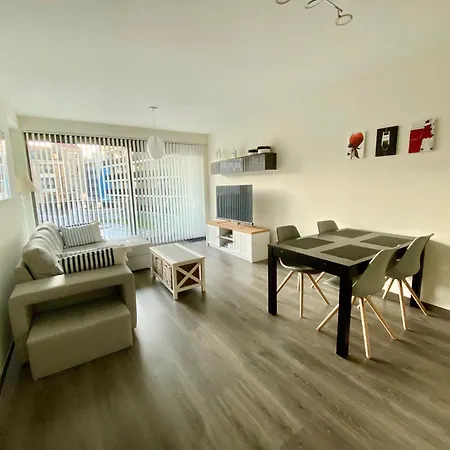 Crystal - Pool & אוסטנדה