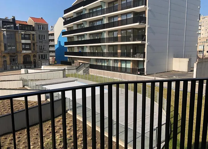 Crystal - Pool & * Ostend