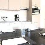 Crystal - Pool & Apartman *